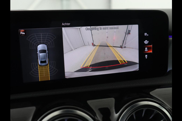 Mercedes-Benz A-Klasse 250e AMG | Panoramadak | Trekhaak | Memory | Matrix LED | Sfeerverlichting | Leder/Alcantara | Stoelverwarming | Keyless | Camera | Navigatie | Widescreen | PHEV | Plug In