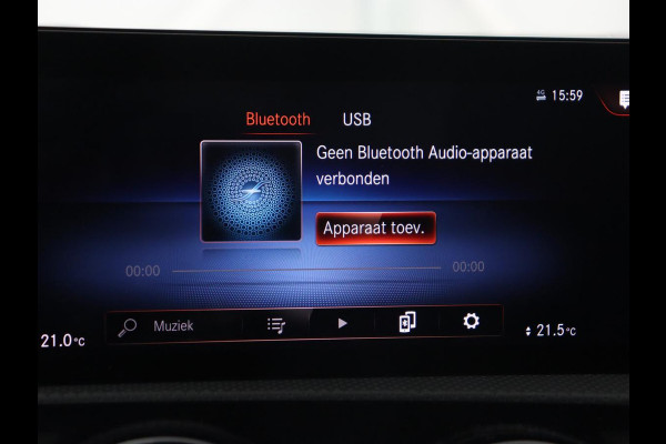 Mercedes-Benz A-Klasse 250e AMG | Panoramadak | Trekhaak | Memory | Matrix LED | Sfeerverlichting | Leder/Alcantara | Stoelverwarming | Keyless | Camera | Navigatie | Widescreen | PHEV | Plug In