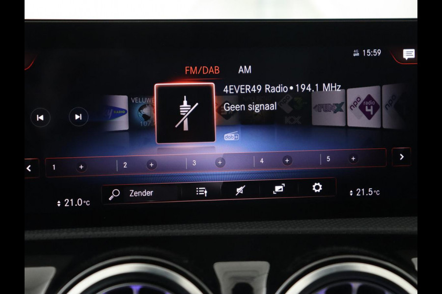 Mercedes-Benz A-Klasse 250e AMG | Panoramadak | Trekhaak | Memory | Matrix LED | Sfeerverlichting | Leder/Alcantara | Stoelverwarming | Keyless | Camera | Navigatie | Widescreen | PHEV | Plug In