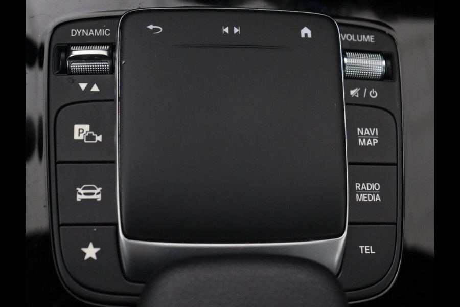 Mercedes-Benz A-Klasse 250e AMG | Panoramadak | Trekhaak | Memory | Matrix LED | Sfeerverlichting | Leder/Alcantara | Stoelverwarming | Keyless | Camera | Navigatie | Widescreen | PHEV | Plug In