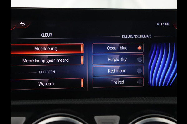 Mercedes-Benz A-Klasse 250e AMG | Panoramadak | Trekhaak | Memory | Matrix LED | Sfeerverlichting | Leder/Alcantara | Stoelverwarming | Keyless | Camera | Navigatie | Widescreen | PHEV | Plug In