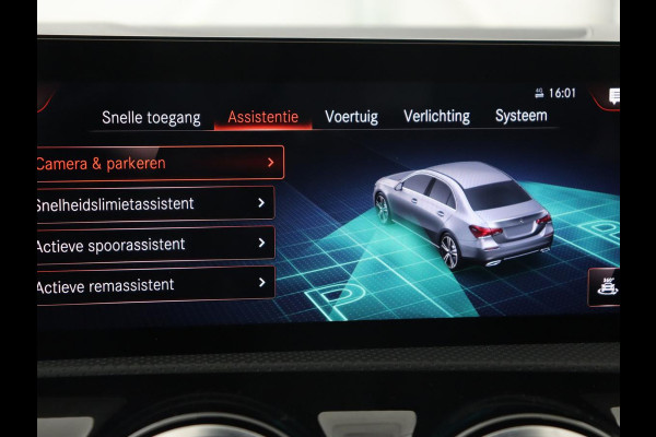 Mercedes-Benz A-Klasse 250e AMG | Panoramadak | Trekhaak | Memory | Matrix LED | Sfeerverlichting | Leder/Alcantara | Stoelverwarming | Keyless | Camera | Navigatie | Widescreen | PHEV | Plug In