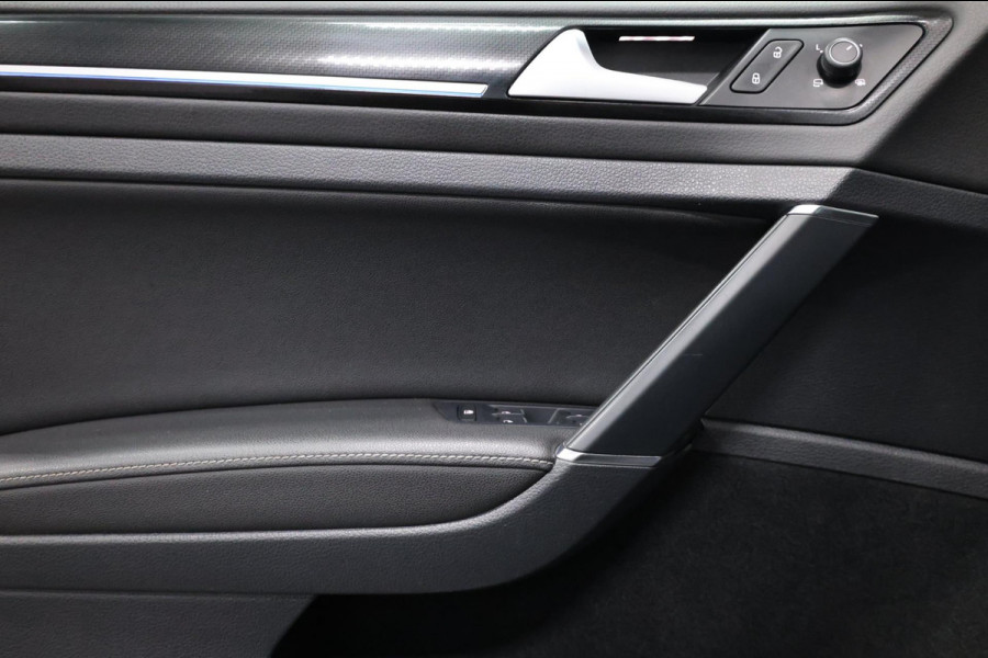 Volkswagen Golf 2.0 TSI 4Motion R 310PK AKRAPOVIC/LED/PANO/ALCANTARA+S.VERWARMING/DYNAUDIO/19"LMV/CAM/ACC/ECC/12 MDN GARANTIE! Volkswagen Golf 2.0 TSI 4Motion R 310PK AKRAPOVIC/LED/PANO/ALCANTARA+S.VERWARMING/DYNAUDIO/19"LMV/CAM/ACC/ECC/12 MDN GARANTIE!