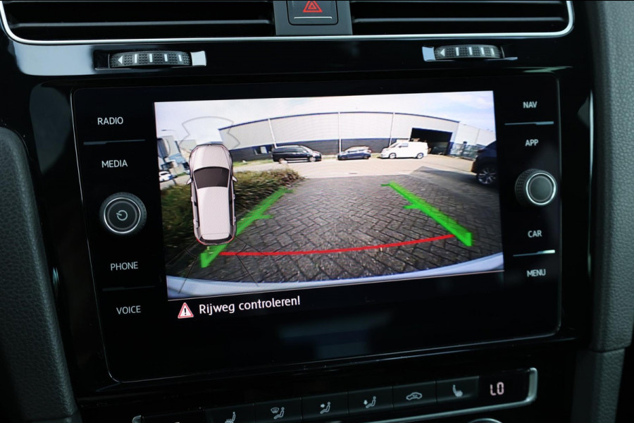 Volkswagen Golf 2.0 TSI 4Motion R 310PK AKRAPOVIC/LED/PANO/ALCANTARA+S.VERWARMING/DYNAUDIO/19"LMV/CAM/ACC/ECC/12 MDN GARANTIE! Volkswagen Golf 2.0 TSI 4Motion R 310PK AKRAPOVIC/LED/PANO/ALCANTARA+S.VERWARMING/DYNAUDIO/19"LMV/CAM/ACC/ECC/12 MDN GARANTIE!