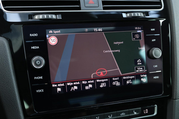 Volkswagen Golf 2.0 TSI 4Motion R 310PK AKRAPOVIC/LED/PANO/ALCANTARA+S.VERWARMING/DYNAUDIO/19"LMV/CAM/ACC/ECC/12 MDN GARANTIE! Volkswagen Golf 2.0 TSI 4Motion R 310PK AKRAPOVIC/LED/PANO/ALCANTARA+S.VERWARMING/DYNAUDIO/19"LMV/CAM/ACC/ECC/12 MDN GARANTIE!