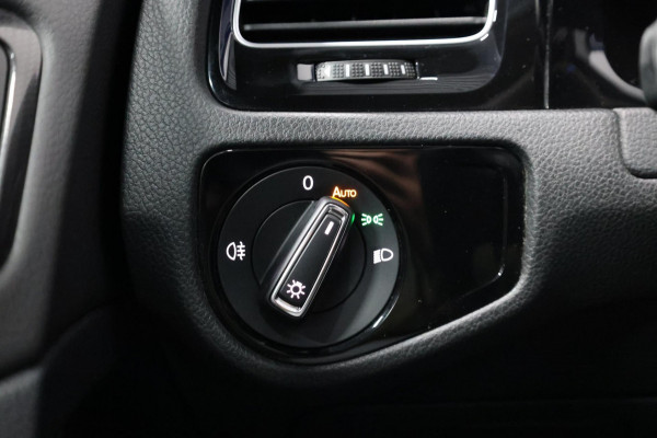 Volkswagen Golf 2.0 TSI 4Motion R 310PK AKRAPOVIC/LED/PANO/ALCANTARA+S.VERWARMING/DYNAUDIO/19"LMV/CAM/ACC/ECC/12 MDN GARANTIE! Volkswagen Golf 2.0 TSI 4Motion R 310PK AKRAPOVIC/LED/PANO/ALCANTARA+S.VERWARMING/DYNAUDIO/19"LMV/CAM/ACC/ECC/12 MDN GARANTIE!