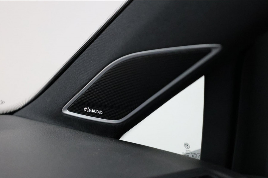 Volkswagen Golf 2.0 TSI 4Motion R 310PK AKRAPOVIC/LED/PANO/ALCANTARA+S.VERWARMING/DYNAUDIO/19"LMV/CAM/ACC/ECC/12 MDN GARANTIE! Volkswagen Golf 2.0 TSI 4Motion R 310PK AKRAPOVIC/LED/PANO/ALCANTARA+S.VERWARMING/DYNAUDIO/19"LMV/CAM/ACC/ECC/12 MDN GARANTIE!