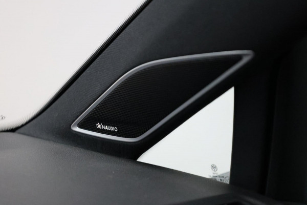 Volkswagen Golf 2.0 TSI 4Motion R 310PK AKRAPOVIC/LED/PANO/ALCANTARA+S.VERWARMING/DYNAUDIO/19"LMV/CAM/ACC/ECC/12 MDN GARANTIE! Volkswagen Golf 2.0 TSI 4Motion R 310PK AKRAPOVIC/LED/PANO/ALCANTARA+S.VERWARMING/DYNAUDIO/19"LMV/CAM/ACC/ECC/12 MDN GARANTIE!