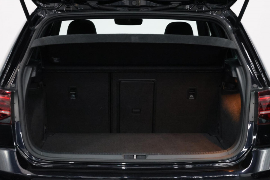 Volkswagen Golf 2.0 TSI 4Motion R 310PK AKRAPOVIC/LED/PANO/ALCANTARA+S.VERWARMING/DYNAUDIO/19"LMV/CAM/ACC/ECC/12 MDN GARANTIE! Volkswagen Golf 2.0 TSI 4Motion R 310PK AKRAPOVIC/LED/PANO/ALCANTARA+S.VERWARMING/DYNAUDIO/19"LMV/CAM/ACC/ECC/12 MDN GARANTIE!