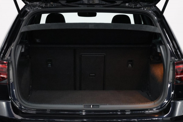 Volkswagen Golf 2.0 TSI 4Motion R 310PK AKRAPOVIC/LED/PANO/ALCANTARA+S.VERWARMING/DYNAUDIO/19"LMV/CAM/ACC/ECC/12 MDN GARANTIE! Volkswagen Golf 2.0 TSI 4Motion R 310PK AKRAPOVIC/LED/PANO/ALCANTARA+S.VERWARMING/DYNAUDIO/19"LMV/CAM/ACC/ECC/12 MDN GARANTIE!