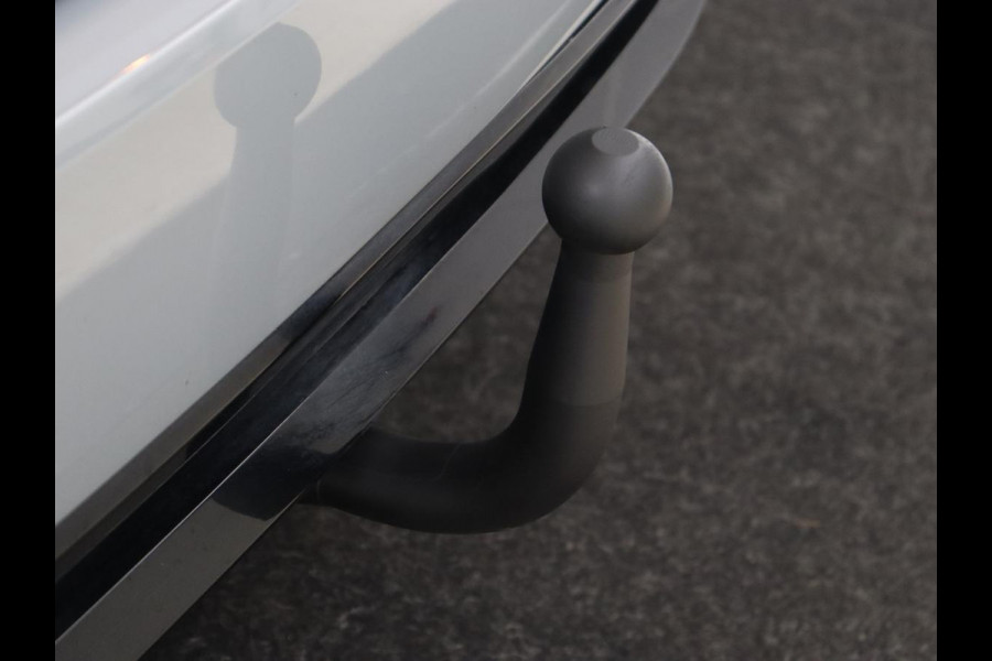 Toyota Corolla 2.0 Hybrid GR-Sport | Trekhaak | Stoelverwarming | Adaptive cruise | Carplay | Navigatie | Keyless | Sportstoelen | Full LED | Half leder | Climate control Toyota Corolla 2.0 Hybrid GR-Sport | Trekhaak | Stoelverwarming | Adaptive cruise | Carplay | Navigatie | Keyless | Sportstoelen | Full LED | Half leder | Climate control