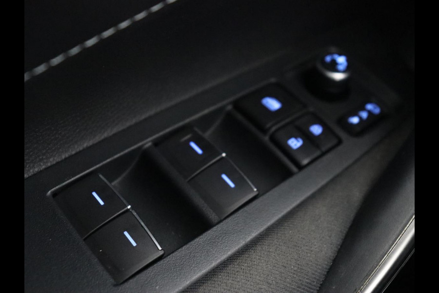 Toyota Corolla 2.0 Hybrid GR-Sport | Trekhaak | Stoelverwarming | Adaptive cruise | Carplay | Navigatie | Keyless | Sportstoelen | Full LED | Half leder | Climate control Toyota Corolla 2.0 Hybrid GR-Sport | Trekhaak | Stoelverwarming | Adaptive cruise | Carplay | Navigatie | Keyless | Sportstoelen | Full LED | Half leder | Climate control