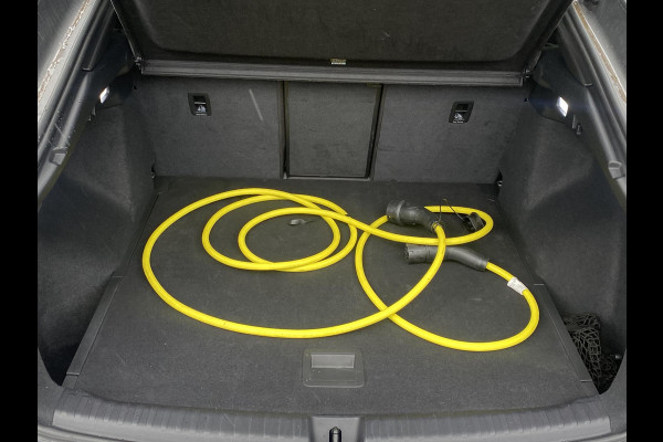 Audi Q4 Sportback e-tron 50 quattro S edition 77 kWh S-LINE IN -ENTERIEUR | PANO | ADD.CRUISE | CAMERA | ELEC STOELEN MET GEHEUGEN | RIJKLAAR GELEVERD Audi Q4 Sportback e-tron 50 quattro S edition 77 kWh S-LINE IN -ENTERIEUR | PANO | ADD.CRUISE | CAMERA | ELEC STOELEN MET GEHEUGEN | RIJKLAAR GELEVERD