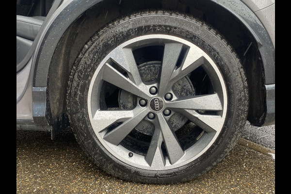 Audi Q4 Sportback e-tron 50 quattro S edition 77 kWh S-LINE IN -ENTERIEUR | PANO | ADD.CRUISE | CAMERA | ELEC STOELEN MET GEHEUGEN | RIJKLAAR GELEVERD Audi Q4 Sportback e-tron 50 quattro S edition 77 kWh S-LINE IN -ENTERIEUR | PANO | ADD.CRUISE | CAMERA | ELEC STOELEN MET GEHEUGEN | RIJKLAAR GELEVERD