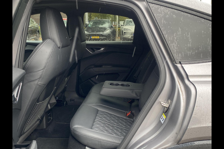 Audi Q4 Sportback e-tron 50 quattro S edition 77 kWh S-LINE IN -ENTERIEUR | PANO | ADD.CRUISE | CAMERA | ELEC STOELEN MET GEHEUGEN | RIJKLAAR GELEVERD Audi Q4 Sportback e-tron 50 quattro S edition 77 kWh S-LINE IN -ENTERIEUR | PANO | ADD.CRUISE | CAMERA | ELEC STOELEN MET GEHEUGEN | RIJKLAAR GELEVERD