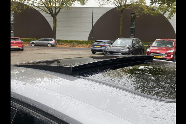 Audi Q4 Sportback e-tron 50 quattro S edition 77 kWh S-LINE IN -ENTERIEUR | PANO | ADD.CRUISE | CAMERA | ELEC STOELEN MET GEHEUGEN | RIJKLAAR GELEVERD Audi Q4 Sportback e-tron 50 quattro S edition 77 kWh S-LINE IN -ENTERIEUR | PANO | ADD.CRUISE | CAMERA | ELEC STOELEN MET GEHEUGEN | RIJKLAAR GELEVERD