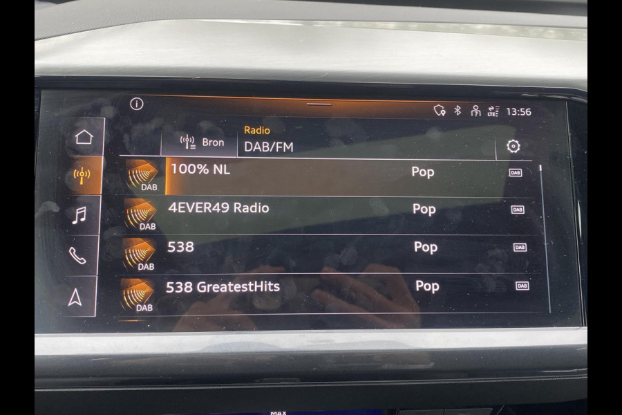 Audi Q4 Sportback e-tron 50 quattro S edition 77 kWh S-LINE IN -ENTERIEUR | PANO | ADD.CRUISE | CAMERA | ELEC STOELEN MET GEHEUGEN | RIJKLAAR GELEVERD Audi Q4 Sportback e-tron 50 quattro S edition 77 kWh S-LINE IN -ENTERIEUR | PANO | ADD.CRUISE | CAMERA | ELEC STOELEN MET GEHEUGEN | RIJKLAAR GELEVERD