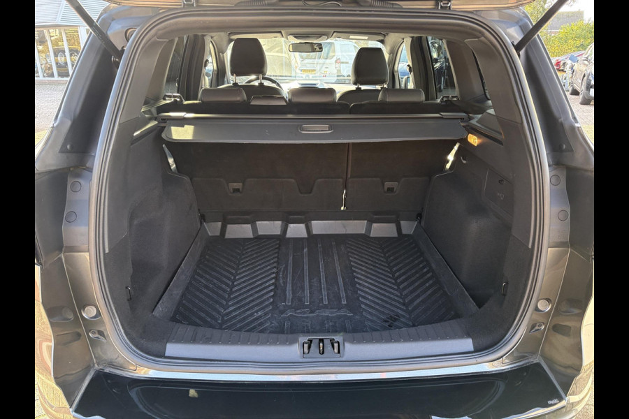 Ford Kuga 1.5 EcoBoost ST-Line 150pk | Trekhaak | Winter Pack | Parkeersensoren | 2000kg Trekgewicht! | Dealer Onderhouden | Ford Kuga 1.5 EcoBoost ST-Line 150pk | Trekhaak | Winter Pack | Parkeersensoren | 2000kg Trekgewicht! | Dealer Onderhouden |