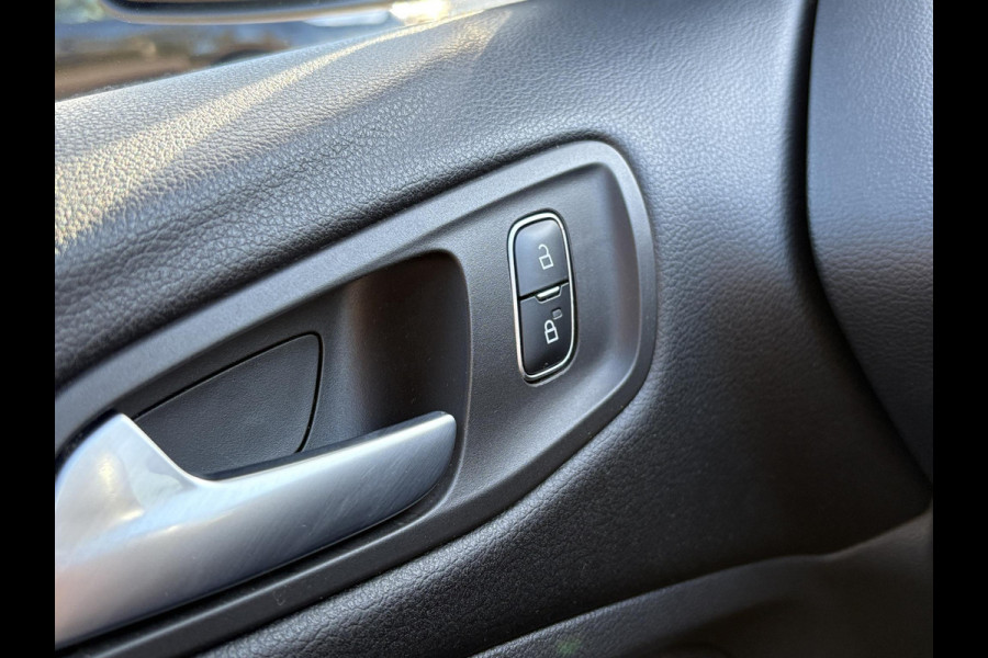 Ford Kuga 1.5 EcoBoost ST-Line 150pk | Trekhaak | Winter Pack | Parkeersensoren | 2000kg Trekgewicht! | Dealer Onderhouden | Ford Kuga 1.5 EcoBoost ST-Line 150pk | Trekhaak | Winter Pack | Parkeersensoren | 2000kg Trekgewicht! | Dealer Onderhouden |