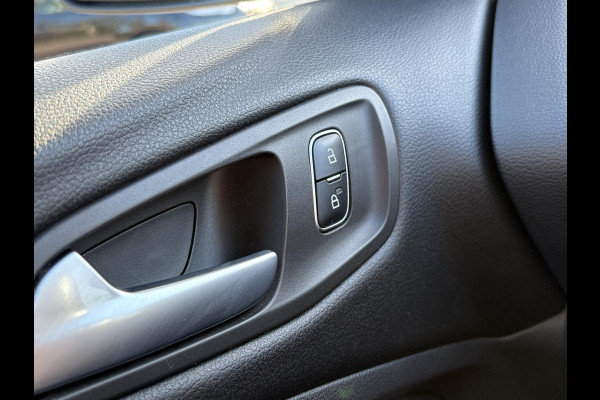 Ford Kuga 1.5 EcoBoost ST-Line 150pk | Trekhaak | Winter Pack | Parkeersensoren | 2000kg Trekgewicht! | Dealer Onderhouden | Ford Kuga 1.5 EcoBoost ST-Line 150pk | Trekhaak | Winter Pack | Parkeersensoren | 2000kg Trekgewicht! | Dealer Onderhouden |