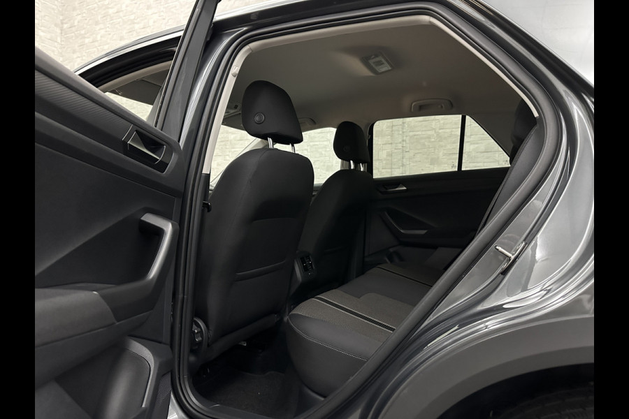 Volkswagen T-Roc 1.5 TSI | ACC | Origineel NL | BOVAG Garantie | Trekhaak | Camera | Lane Assist | Groot Navi | Carplay | Climate Control | Getint Glas | 17'' | Volkswagen T-Roc 1.5 TSI | ACC | Origineel NL | BOVAG Garantie | Trekhaak | Camera | Lane Assist | Groot Navi | Carplay | Climate Control | Getint Glas | 17'' |