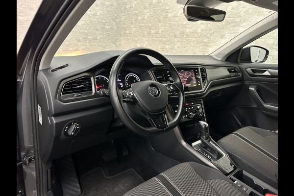 Volkswagen T-Roc 1.5 TSI | ACC | Origineel NL | BOVAG Garantie | Trekhaak | Camera | Lane Assist | Groot Navi | Carplay | Climate Control | Getint Glas | 17'' | Volkswagen T-Roc 1.5 TSI | ACC | Origineel NL | BOVAG Garantie | Trekhaak | Camera | Lane Assist | Groot Navi | Carplay | Climate Control | Getint Glas | 17'' |
