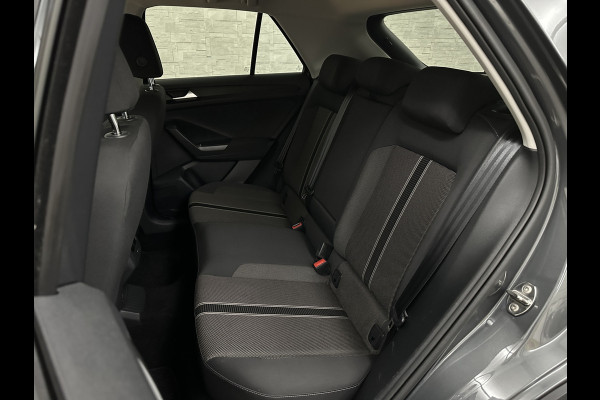 Volkswagen T-Roc 1.5 TSI | ACC | Origineel NL | BOVAG Garantie | Trekhaak | Camera | Lane Assist | Groot Navi | Carplay | Climate Control | Getint Glas | 17'' | Volkswagen T-Roc 1.5 TSI | ACC | Origineel NL | BOVAG Garantie | Trekhaak | Camera | Lane Assist | Groot Navi | Carplay | Climate Control | Getint Glas | 17'' |