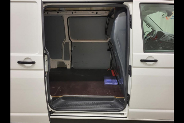 Volkswagen Transporter 2.0TDI 150pk L2/H2 Automaat Trekhaak Euro 6! Volkswagen Transporter 2.0TDI 150pk L2/H2 Automaat Trekhaak Euro 6!