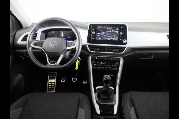 Volkswagen T-Roc 1.0 TSI Life Edition GOAL 115 PK | Navigatie | automatische Airco | Parkeer assistent | Volkswagen T-Roc 1.0 TSI Life Edition GOAL 115 PK | Navigatie | automatische Airco | Parkeer assistent |