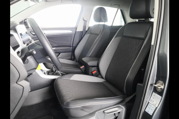 Volkswagen T-Roc 1.0 TSI Life Edition GOAL 115 PK | Navigatie | automatische Airco | Parkeer assistent | Volkswagen T-Roc 1.0 TSI Life Edition GOAL 115 PK | Navigatie | automatische Airco | Parkeer assistent |