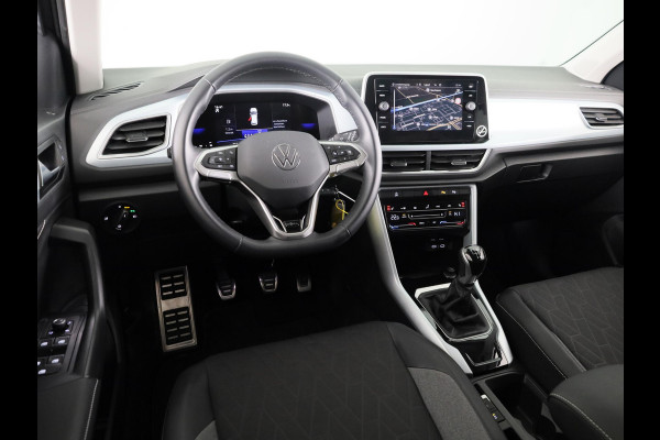 Volkswagen T-Roc 1.0 TSI Life Edition GOAL 115 PK | Navigatie | automatische Airco | Parkeer assistent | Volkswagen T-Roc 1.0 TSI Life Edition GOAL 115 PK | Navigatie | automatische Airco | Parkeer assistent |