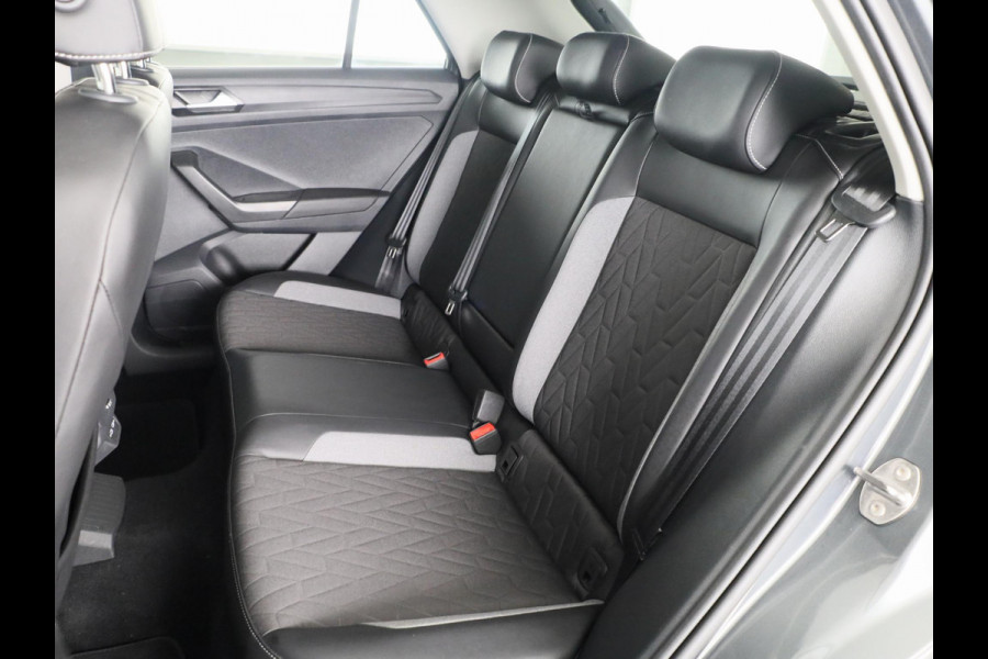 Volkswagen T-Roc 1.0 TSI Life Edition GOAL 115 PK | Navigatie | automatische Airco | Parkeer assistent | Volkswagen T-Roc 1.0 TSI Life Edition GOAL 115 PK | Navigatie | automatische Airco | Parkeer assistent |