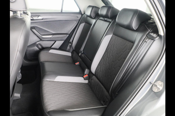 Volkswagen T-Roc 1.0 TSI Life Edition GOAL 115 PK | Navigatie | automatische Airco | Parkeer assistent | Volkswagen T-Roc 1.0 TSI Life Edition GOAL 115 PK | Navigatie | automatische Airco | Parkeer assistent |