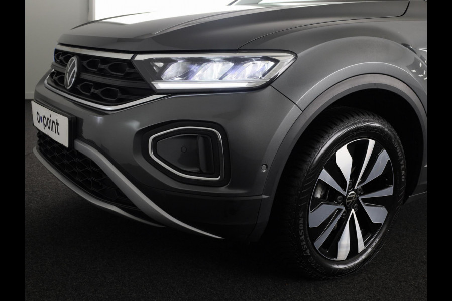 Volkswagen T-Roc 1.0 TSI Life Edition GOAL 115 PK | Navigatie | automatische Airco | Parkeer assistent | Volkswagen T-Roc 1.0 TSI Life Edition GOAL 115 PK | Navigatie | automatische Airco | Parkeer assistent |