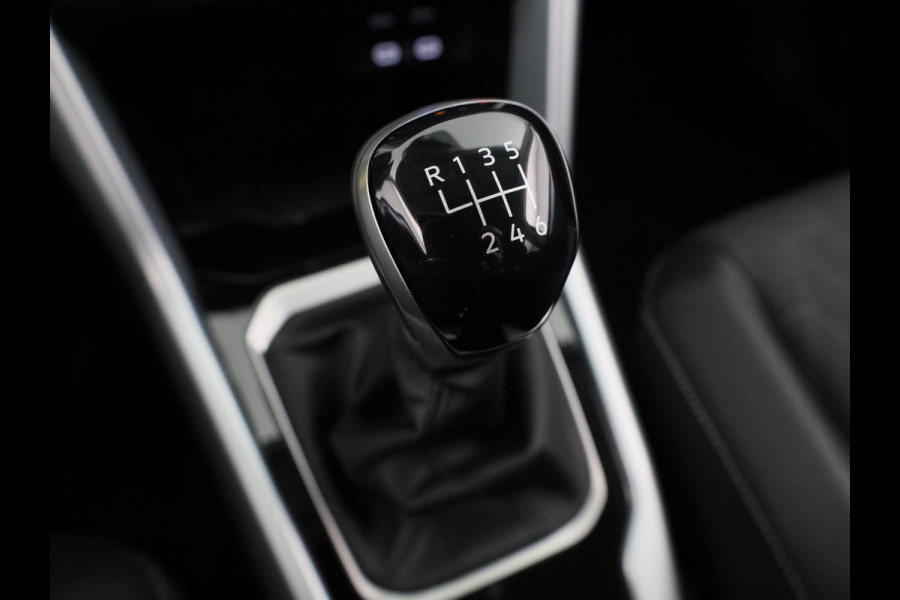 Volkswagen T-Roc 1.0 TSI Life Edition GOAL 115 PK | Navigatie | automatische Airco | Parkeer assistent | Volkswagen T-Roc 1.0 TSI Life Edition GOAL 115 PK | Navigatie | automatische Airco | Parkeer assistent |