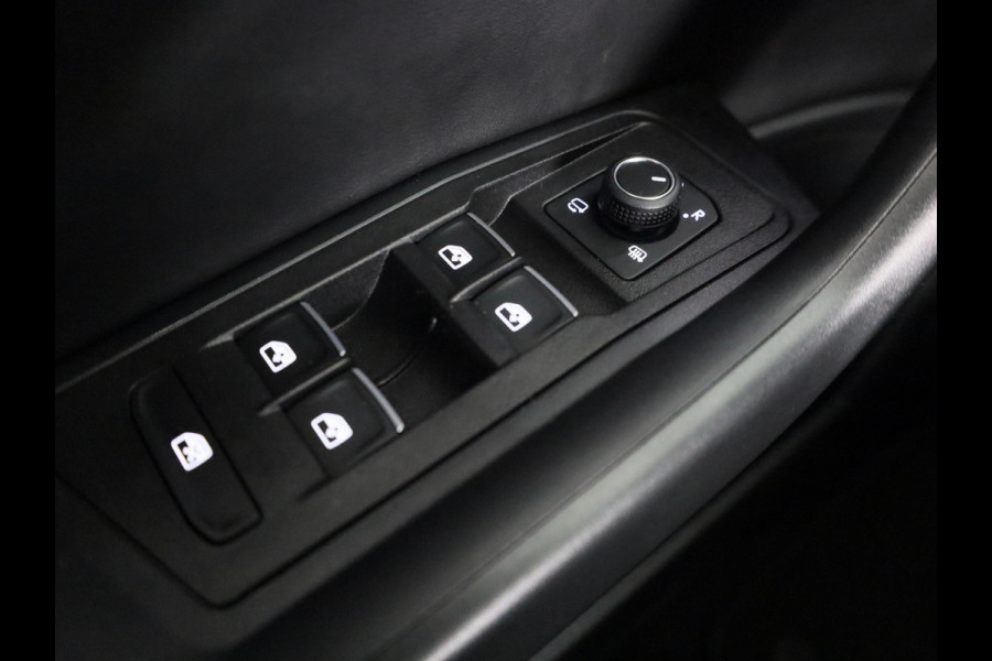 Volkswagen T-Roc 1.0 TSI Life Edition GOAL 115 PK | Navigatie | automatische Airco | Parkeer assistent | Volkswagen T-Roc 1.0 TSI Life Edition GOAL 115 PK | Navigatie | automatische Airco | Parkeer assistent |