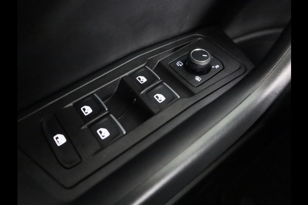 Volkswagen T-Roc 1.0 TSI Life Edition GOAL 115 PK | Navigatie | automatische Airco | Parkeer assistent | Volkswagen T-Roc 1.0 TSI Life Edition GOAL 115 PK | Navigatie | automatische Airco | Parkeer assistent |