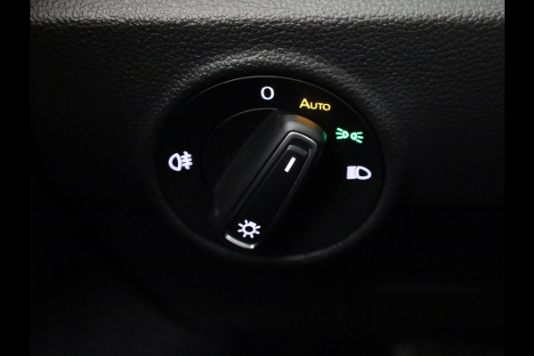 Volkswagen T-Roc 1.0 TSI Life Edition GOAL 115 PK | Navigatie | automatische Airco | Parkeer assistent | Volkswagen T-Roc 1.0 TSI Life Edition GOAL 115 PK | Navigatie | automatische Airco | Parkeer assistent |