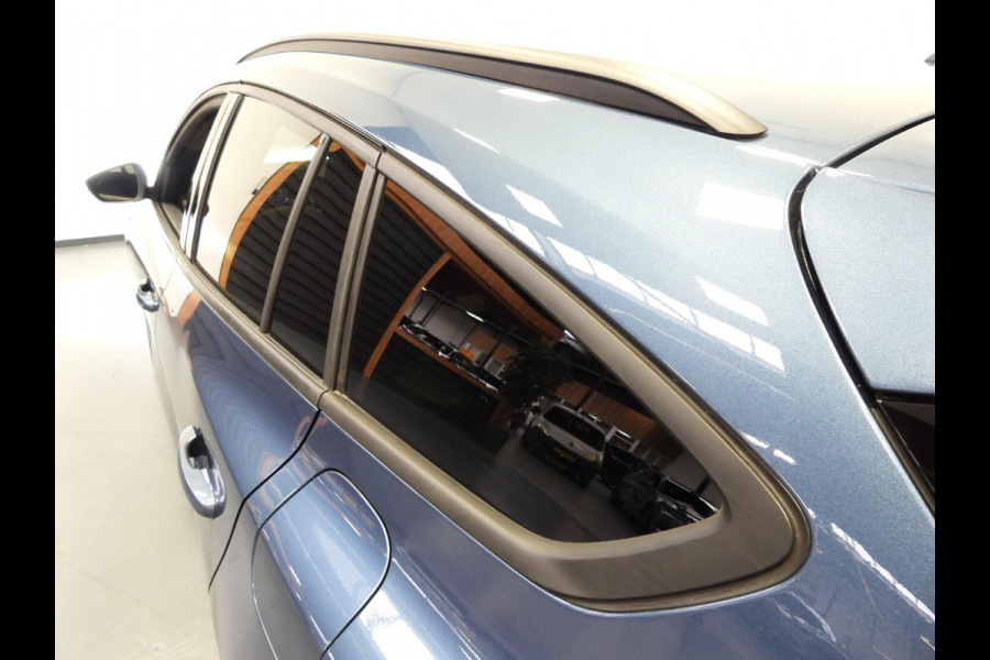 Ford FOCUS Wagon 1.0 EcoBoost Hybrid ST Line NAVI/CAMERA/CLIMA/WINTERPACK/17"LMV!