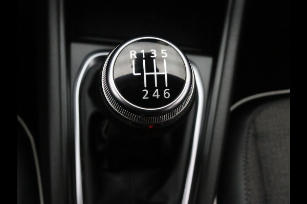 Renault Captur TCe 90pk techno Camera | Cruise | Climate | Navi | Parkeersens. v+a Renault Captur TCe 90pk techno Camera | Cruise | Climate | Navi | Parkeersens. v+a