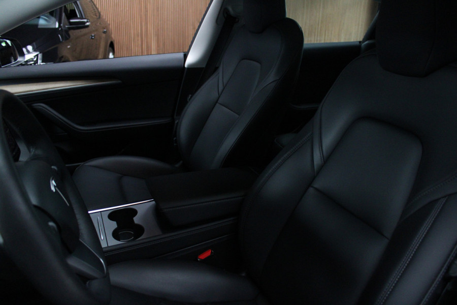 Tesla Model 3 RWD Autopilot ACC Stuurverwarm. PDC Leer Navi Panoramadak 360° Elektr. achterklep Stoelverwarming voor & achter Climate voor & achter LM velgen BTW auto! Nieuw! Tesla Model 3 RWD Autopilot ACC Stuurverwarm. PDC Leer Navi Panoramadak 360° Elektr. achterklep Stoelverwarming voor & achter Climate voor & achter LM velgen BTW auto! Nieuw!