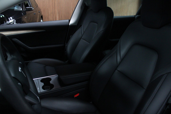 Tesla Model 3 RWD Autopilot ACC Stuurverwarm. PDC Leer Navi Panoramadak 360° Elektr. achterklep Stoelverwarming voor & achter Climate voor & achter LM velgen BTW auto! Nieuw! Tesla Model 3 RWD Autopilot ACC Stuurverwarm. PDC Leer Navi Panoramadak 360° Elektr. achterklep Stoelverwarming voor & achter Climate voor & achter LM velgen BTW auto! Nieuw!