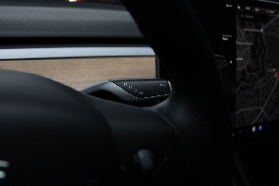 Tesla Model 3 RWD Autopilot ACC Stuurverwarm. PDC Leer Navi Panoramadak 360° Elektr. achterklep Stoelverwarming voor & achter Climate voor & achter LM velgen BTW auto! Nieuw! Tesla Model 3 RWD Autopilot ACC Stuurverwarm. PDC Leer Navi Panoramadak 360° Elektr. achterklep Stoelverwarming voor & achter Climate voor & achter LM velgen BTW auto! Nieuw!
