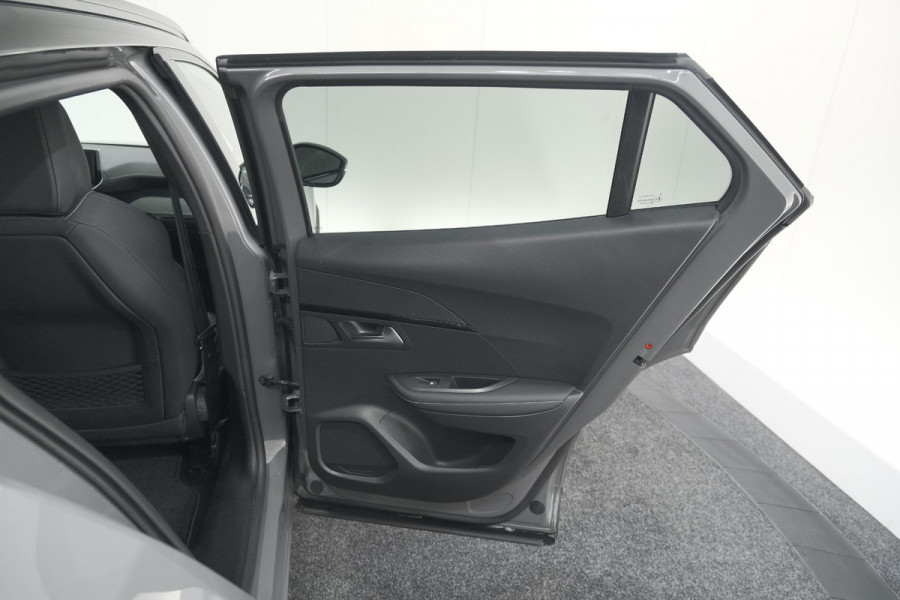 Peugeot 2008 PureTech 130 EAT8 GT | 360 Camera | Stoelmassage | Adaptieve Cruise Control | Dodehoekdetectie Peugeot 2008 PureTech 130 EAT8 GT | 360 Camera | Stoelmassage | Adaptieve Cruise Control | Dodehoekdetectie