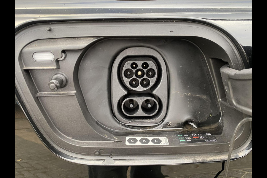 Audi Q4 Sportback e-tron 50 quattro 77 kWh S LINE in- exterieur | HEAD UP DISPLAY | ELECTR. STOELEN+GEHEUGEN | PANORAMADAK RIJKLAARPRIJS INCL. 12MND BOVAG | DEALER ONDERHOUDEN Audi Q4 Sportback e-tron 50 quattro 77 kWh S LINE in- exterieur | HEAD UP DISPLAY | ELECTR. STOELEN+GEHEUGEN | PANORAMADAK RIJKLAARPRIJS INCL. 12MND BOVAG | DEALER ONDERHOUDEN