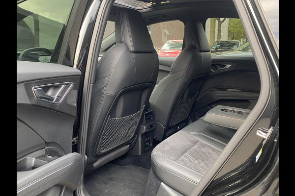 Audi Q4 Sportback e-tron 50 quattro 77 kWh S LINE in- exterieur | HEAD UP DISPLAY | ELECTR. STOELEN+GEHEUGEN | PANORAMADAK RIJKLAARPRIJS INCL. 12MND BOVAG | DEALER ONDERHOUDEN Audi Q4 Sportback e-tron 50 quattro 77 kWh S LINE in- exterieur | HEAD UP DISPLAY | ELECTR. STOELEN+GEHEUGEN | PANORAMADAK RIJKLAARPRIJS INCL. 12MND BOVAG | DEALER ONDERHOUDEN