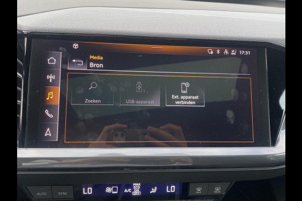 Audi Q4 Sportback e-tron 50 quattro 77 kWh S LINE in- exterieur | HEAD UP DISPLAY | ELECTR. STOELEN+GEHEUGEN | PANORAMADAK RIJKLAARPRIJS INCL. 12MND BOVAG | DEALER ONDERHOUDEN Audi Q4 Sportback e-tron 50 quattro 77 kWh S LINE in- exterieur | HEAD UP DISPLAY | ELECTR. STOELEN+GEHEUGEN | PANORAMADAK RIJKLAARPRIJS INCL. 12MND BOVAG | DEALER ONDERHOUDEN