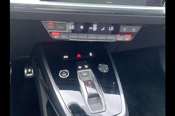 Audi Q4 Sportback e-tron 50 quattro 77 kWh S LINE in- exterieur | HEAD UP DISPLAY | ELECTR. STOELEN+GEHEUGEN | PANORAMADAK RIJKLAARPRIJS INCL. 12MND BOVAG | DEALER ONDERHOUDEN Audi Q4 Sportback e-tron 50 quattro 77 kWh S LINE in- exterieur | HEAD UP DISPLAY | ELECTR. STOELEN+GEHEUGEN | PANORAMADAK RIJKLAARPRIJS INCL. 12MND BOVAG | DEALER ONDERHOUDEN