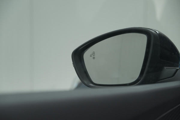Peugeot 2008 Hybrid 136 e-DCS6 Allure | 360 Camera | Adaptieve Cruise Control | Dodehoekdetectie