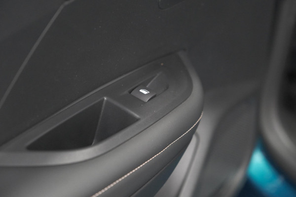 Peugeot 2008 Hybrid 136 e-DCS6 Allure | 360 Camera | Adaptieve Cruise Control | Dodehoekdetectie